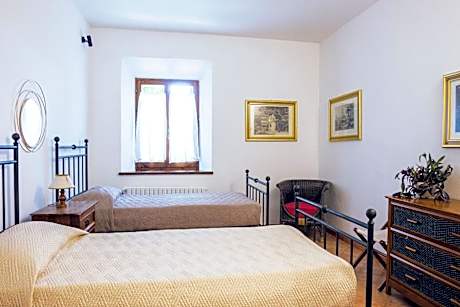 Apartment with Garden View