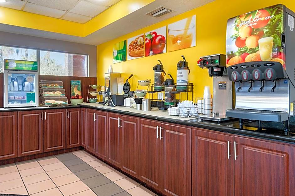 Quality Inn Sarasota North Near Lido Key Beach