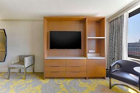 Deluxe King Room with View