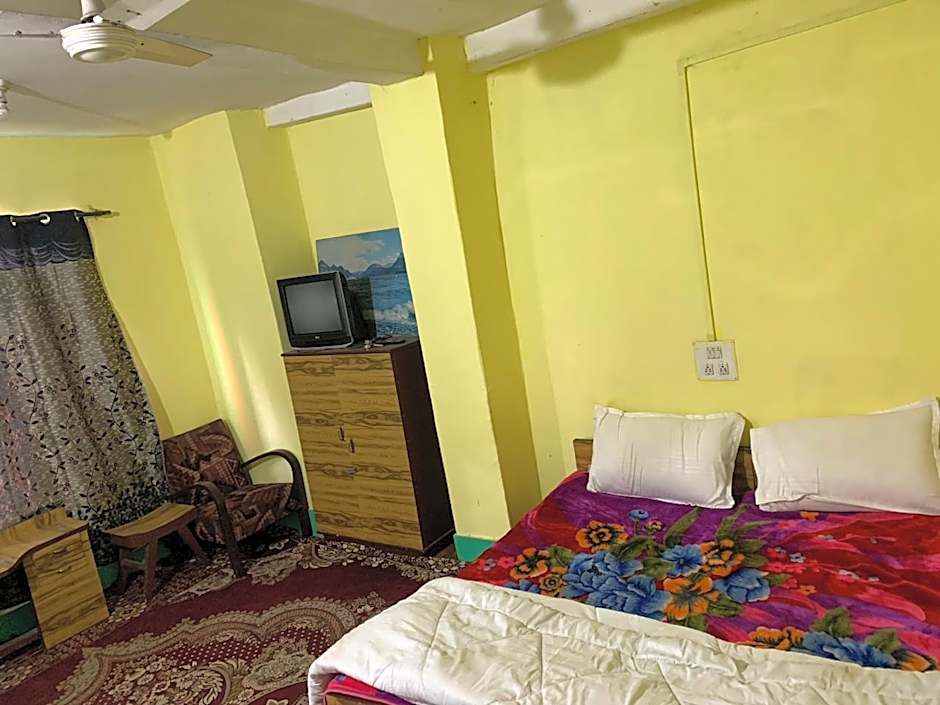 Hotel the Embassy – Srinagar, PA