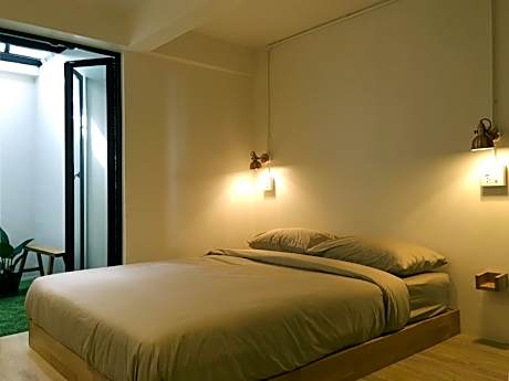 Deluxe Double Room with Private Bathroom