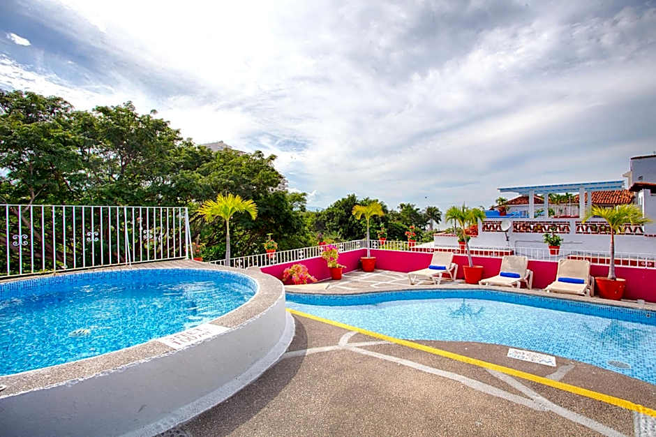 Suites Plaza del Rio