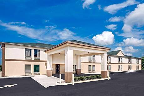 Super 8 by Wyndham Galesburg