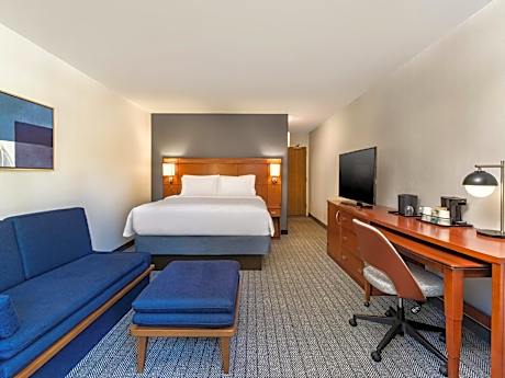 King Room with Sofa Bed and Adapted Tub - Mobility and Hearing Accessible