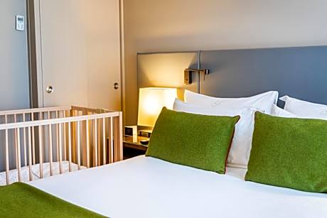Two Bedrooms Deluxe Apartment