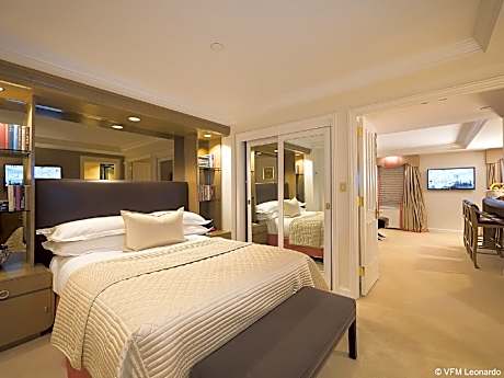 DOUBLE SUPERIOR KING BED