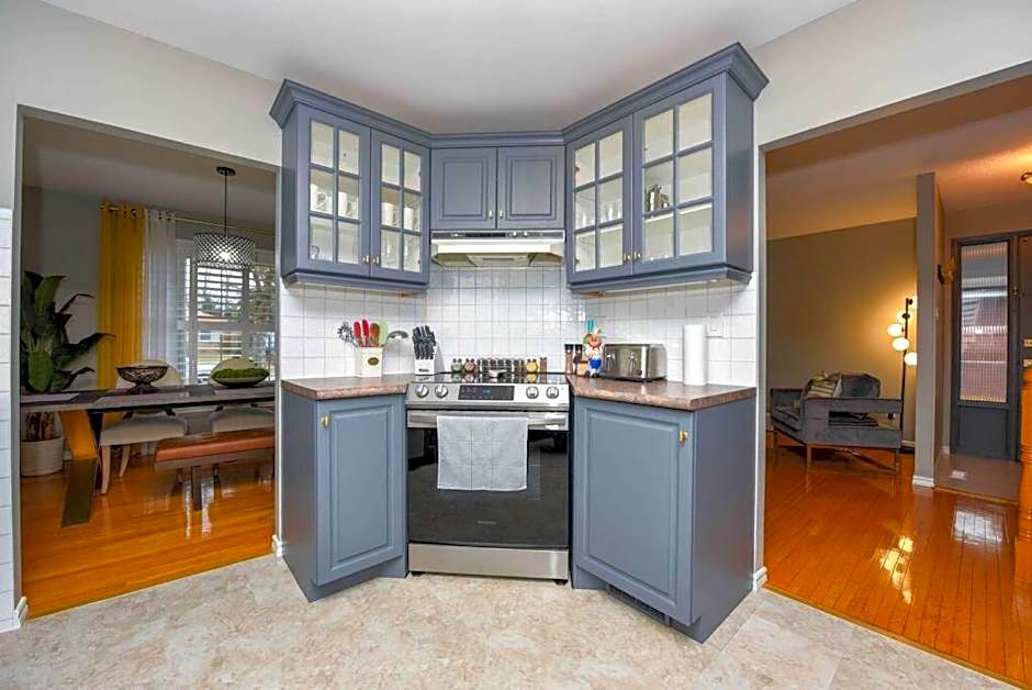 Bright & Cozy 4BR Home for Your Family Stay With Optional Pool Access