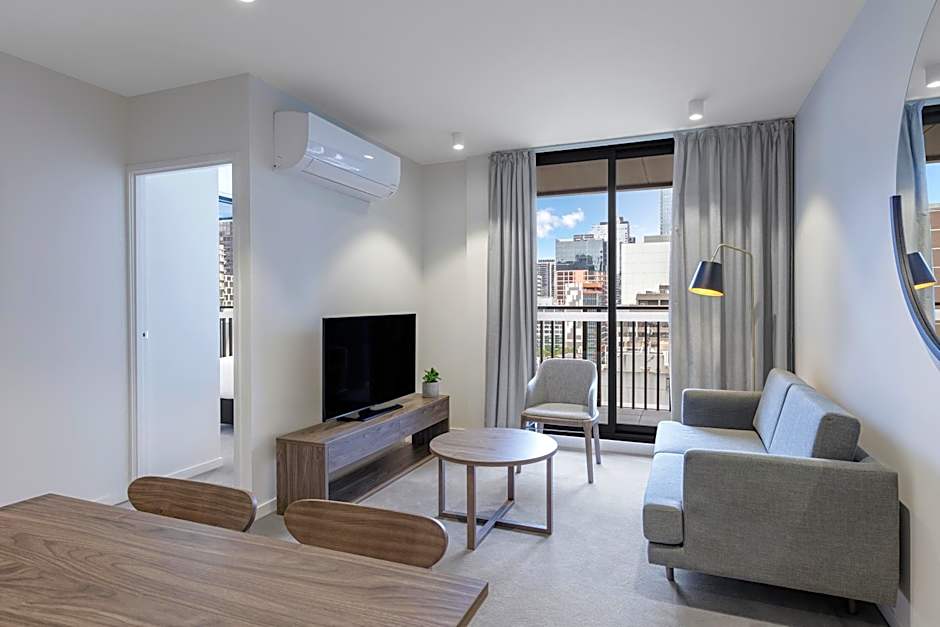 Brady Apartment Hotel Hardware Lane