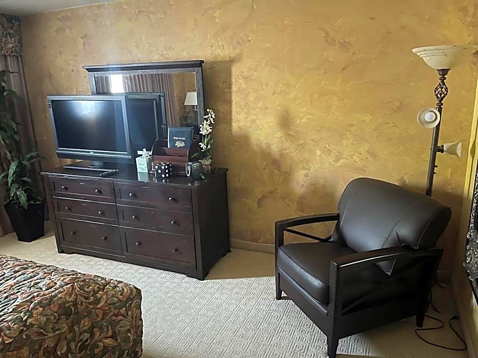 Ramada by Wyndham Viscount Suites Tucson East