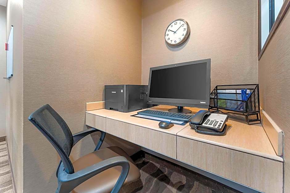 Comfort Suites Monaca