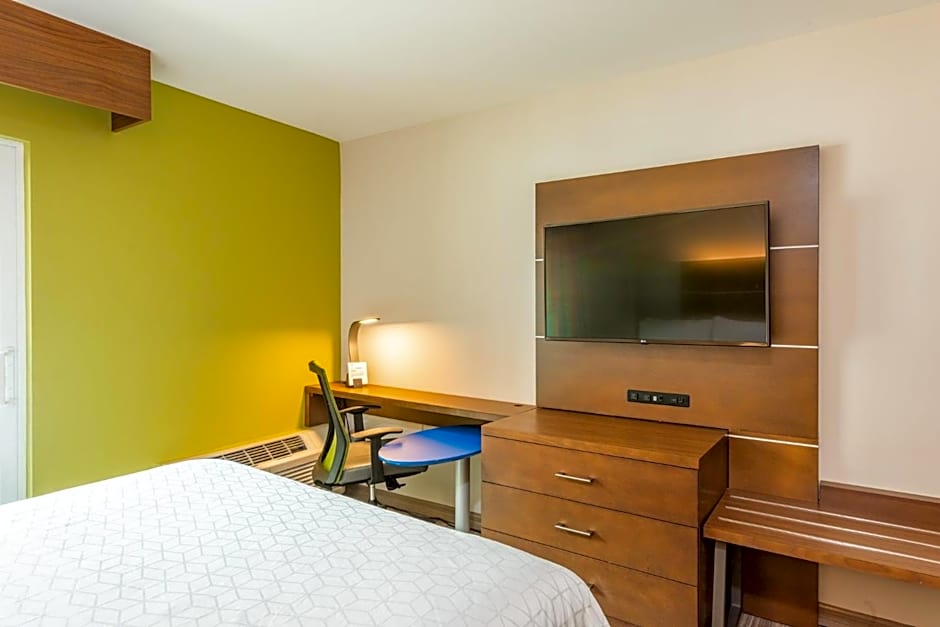 Holiday Inn Express Hotel & Suites Bradenton West By IHG