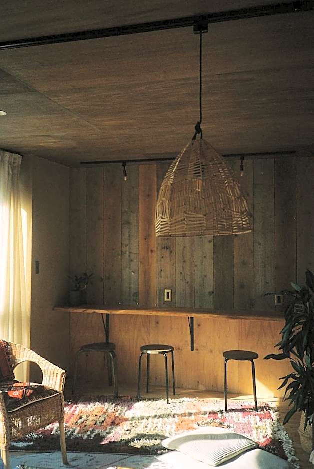 ゲストハウスよるよなか