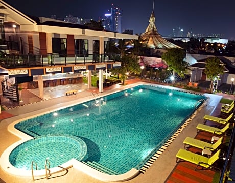 The Tamnan Pattaya Hotel & Resort