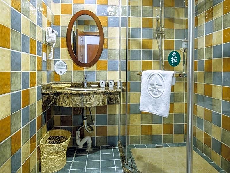GreenTree Inn Jiaxing Zhapu jiulong Mountain Express Hotel