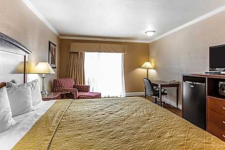 King Room - Non-Smoking