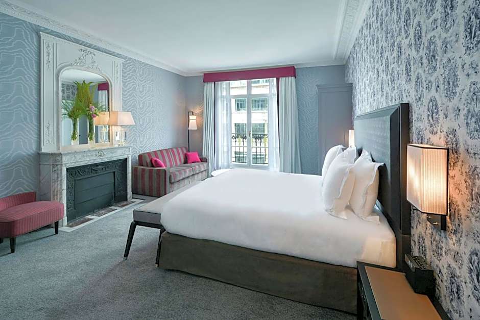 Maison Astor Paris Curio Collection by Hilton