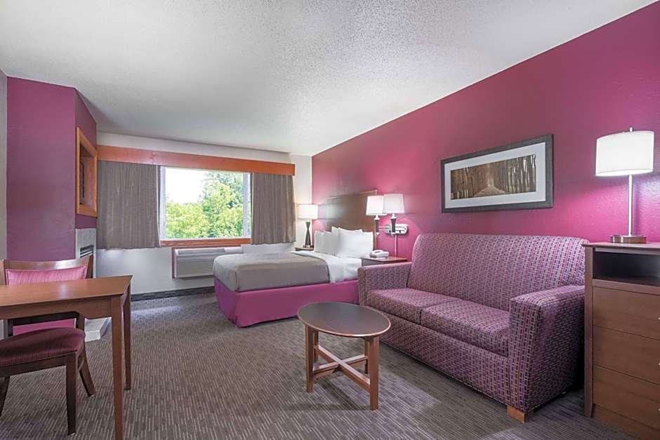 AmericInn by Wyndham Baldwin