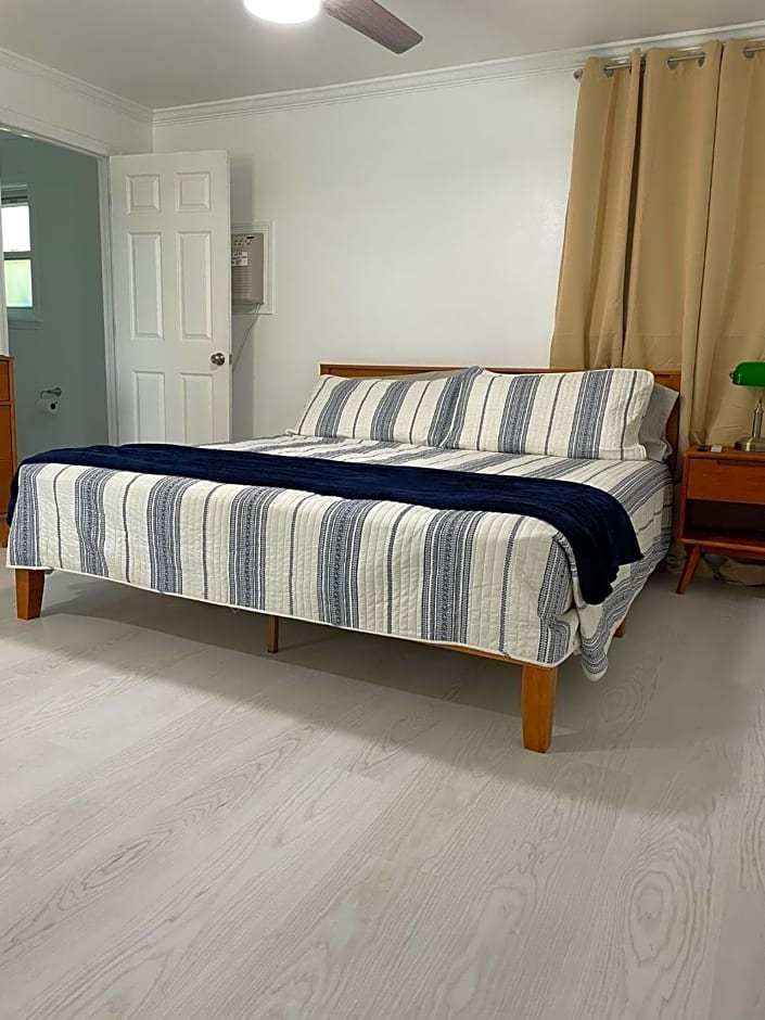 Daytona Shores Inn and Suites