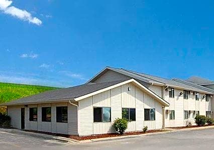 Motel 6 Omaha, NE