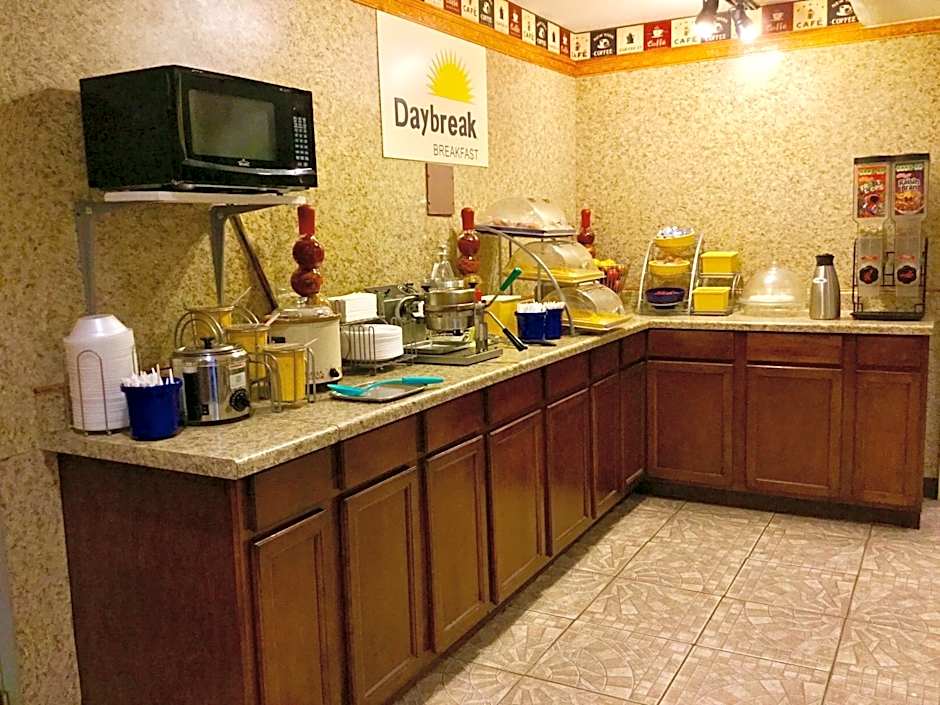 Days Inn by Wyndham Lake Village