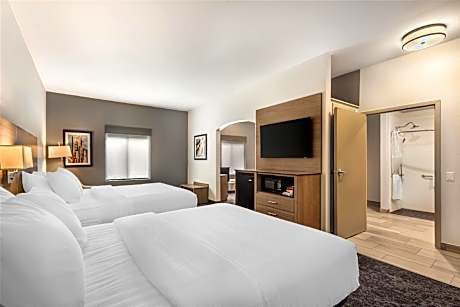 Suite 2 Queen Mobility Access Comm Assist Roll Shower Sofabed For 1 Microwave Fridge NSMK Breakfast
