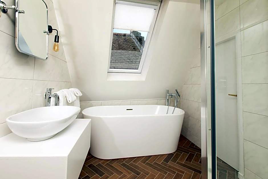 Celentano's Restaurant with Rooms