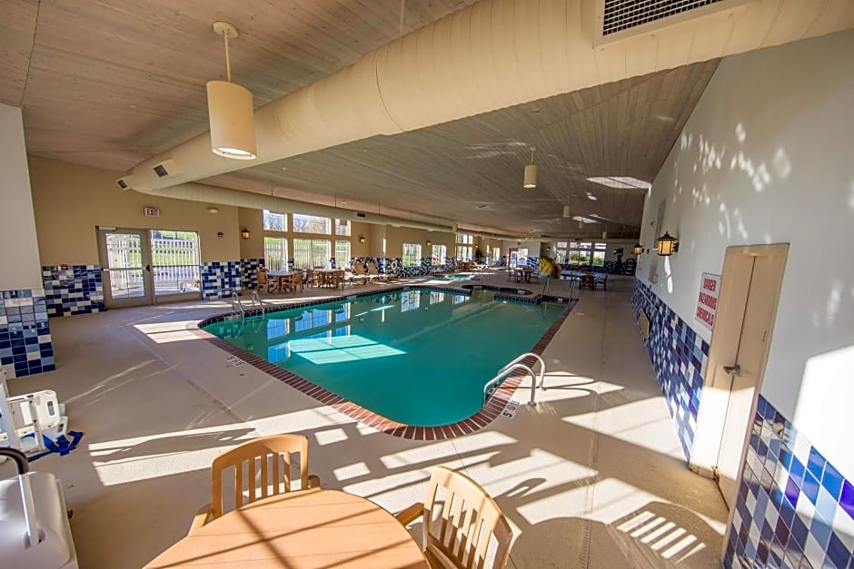 Country Inn & Suites by Radisson, Portage, IN