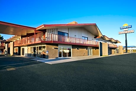 Days Inn by Wyndham Chambers Near the Petrified Forest East