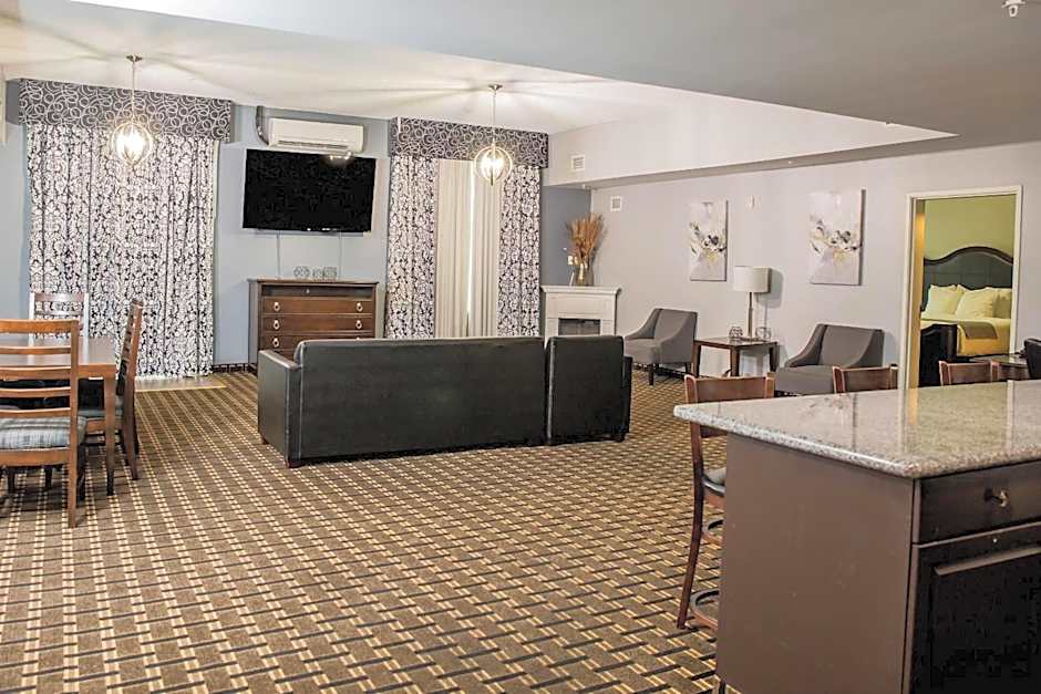 Evangeline Downs Hotel, Ascend Hotel Collection
