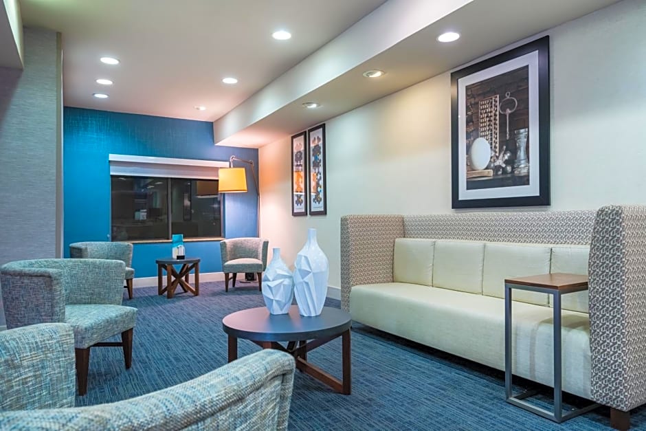 Holiday Inn Express & Suites Rocky Mount Smith Mountain Lake By IHG
