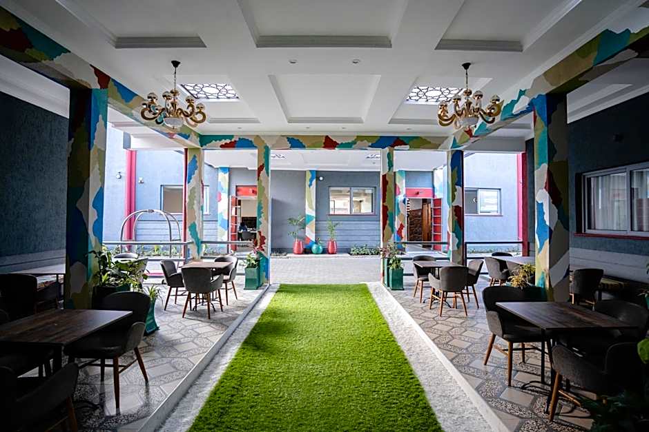 Blooming Suites