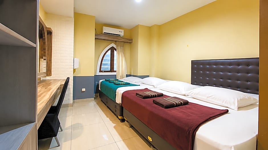 Hotel Syariah Larismanis