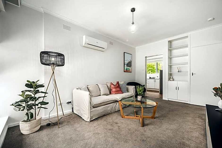 Ultra-convenient 2 Bedroom Gem at Chadstone