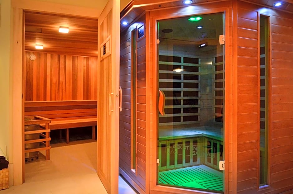 Tyax Lodge & Heliskiing