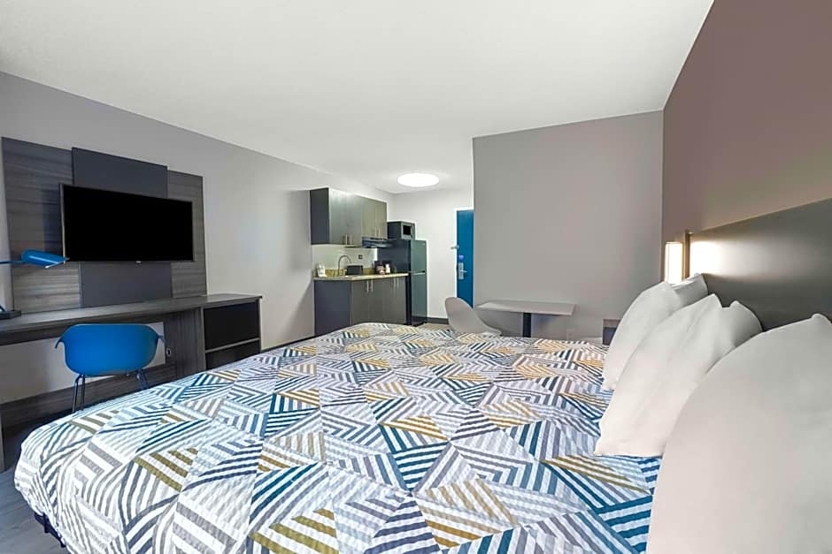 Studio 6 Duluth GA Near Gas South District