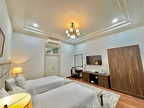 Grand Deluxe - 24-Hour Stay, Non-Smoking