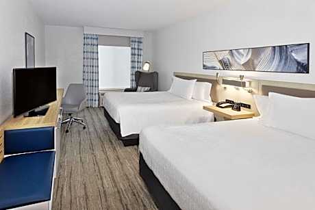 2 Queen Mobility/hearing Accessible Ri Shwr Vis Firealrm/door/phn Alrt Comp Wifi - Micro/fridge - Hd