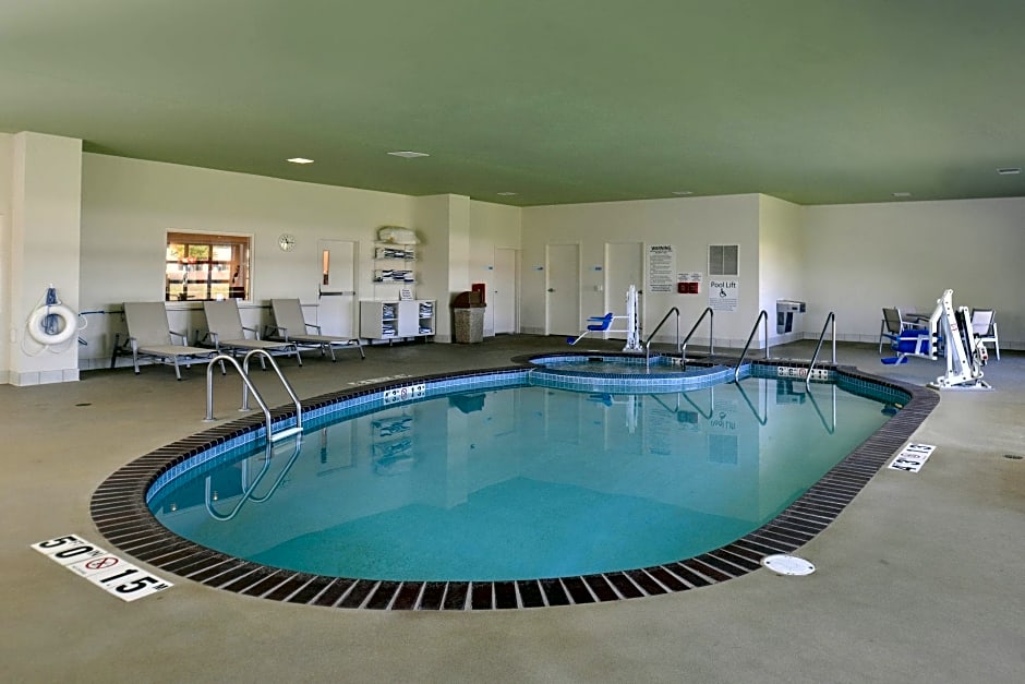 Holiday Inn Express Hotel and Suites Stevens Point, an IHG Hotel