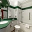 Holiday Inn Calais - Centre Car Ferry by IHG