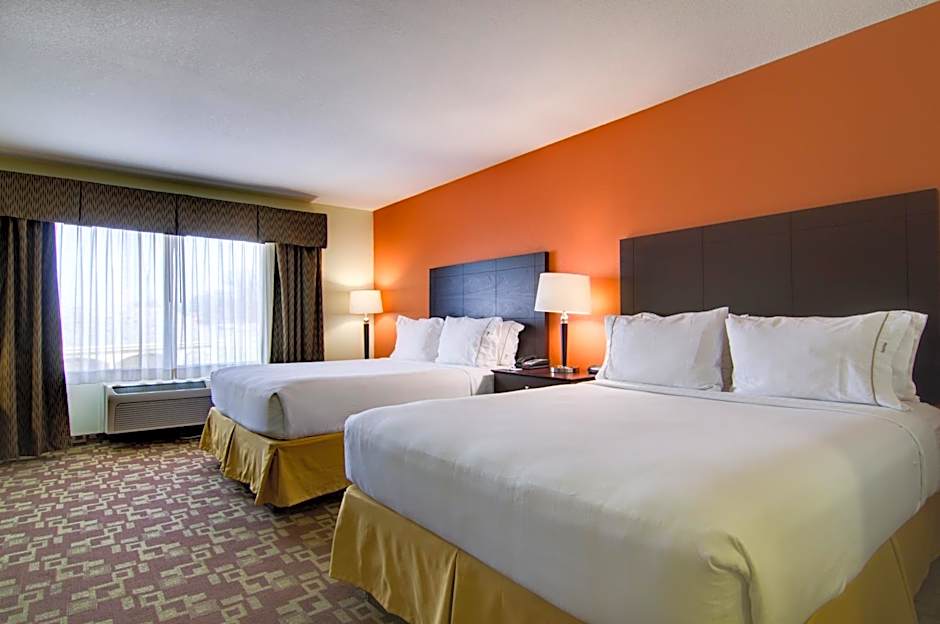 Holiday Inn Express Hotel & Suites Kansas City Sports Complex By IHG