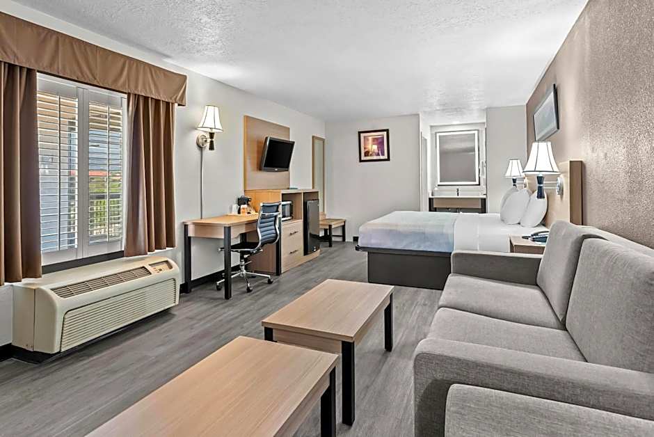 Quality Inn & Suites Sunport Airport Albuquerque