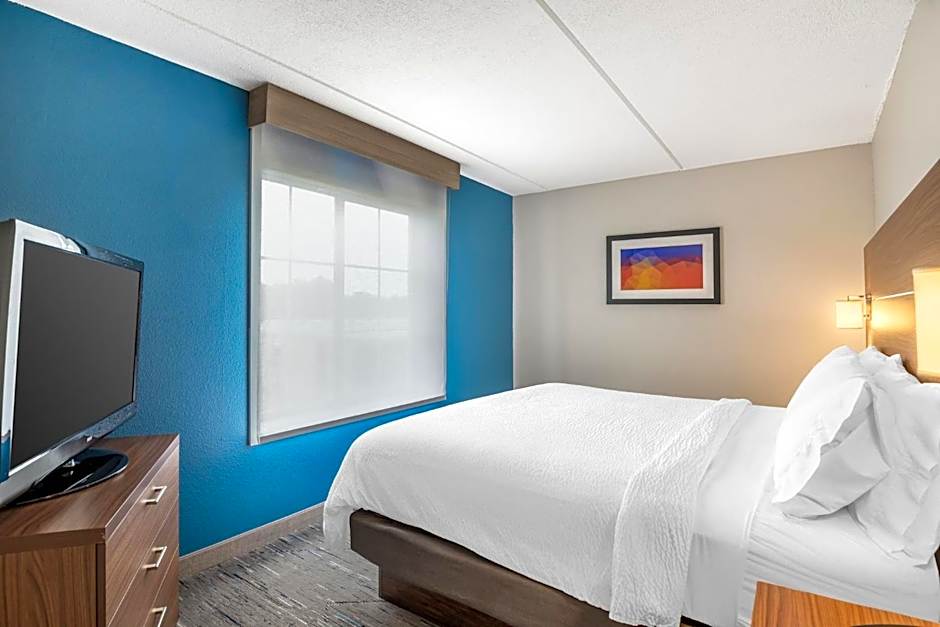 Holiday Inn Express and Suites - Petersburg - Fort Lee by IHG
