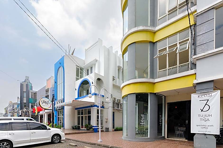 Sans Hotel La Vida Malang