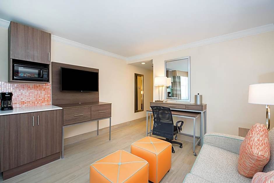 Holiday Inn Express & Suites Nassau By IHG