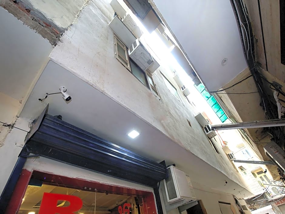 16763 Hotel True Man