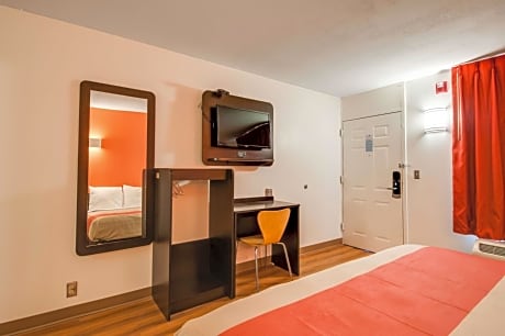 Double Room - Disability Access - Smoking