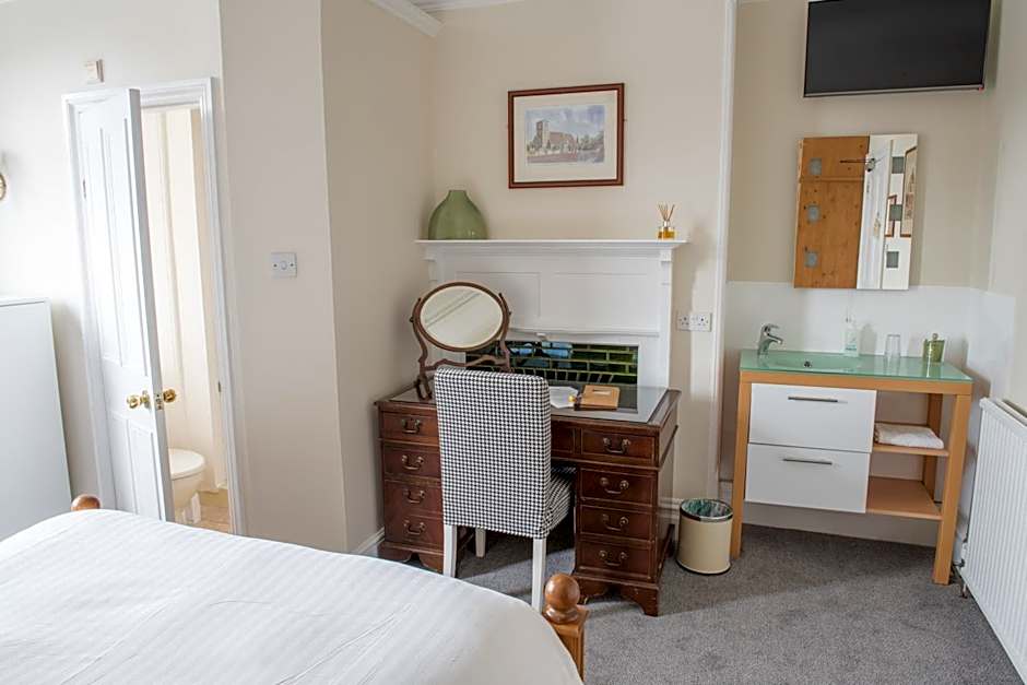 Toothbrush Rooms at Lattice Lodge - Guest Kitchen & EV Recharging