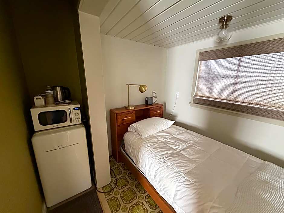 Priest Station Cafe & Cabins