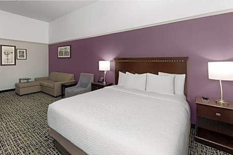 Executive King Room - Non-Smoking