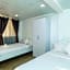 Ken's Backpackers Hotel